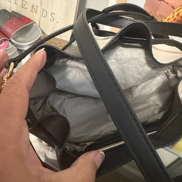 Michael Kors Two-Tone Black and White Shoulder Bag - Picture 3 of 4